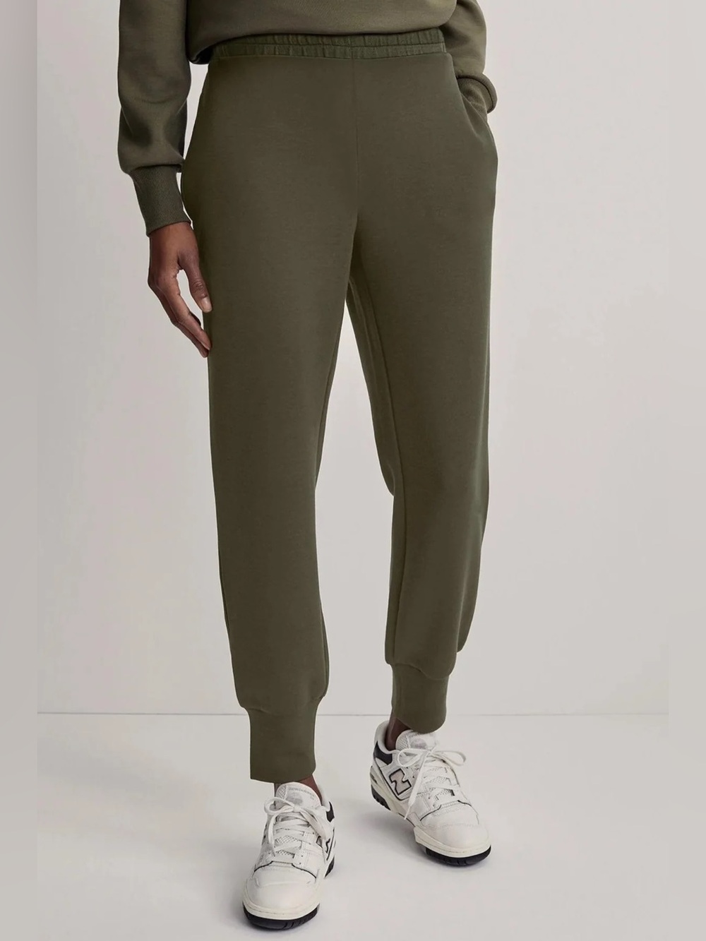 VARLEY - The Slim Cuff Pant in Doublesoft - Olive Night Jogger. Small